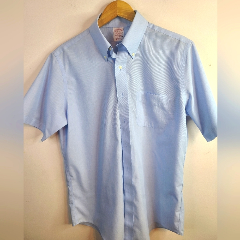 Brooks Brothers - Button Down Short Sleeve Shirt SIZE 15 1/2 - Light Blue